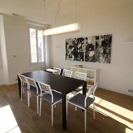 Luxury, 3 Bedroom, 3 Bathrooms 5 Mins From The Palais 410 Appartement
