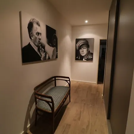 Luxury, 3 Bedroom, 3 Bathrooms 5 Mins From The Palais 410 *