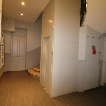 Luxury, 3 Bedroom, 3 Bathrooms 5 Mins From The Palais 410 * Cannes