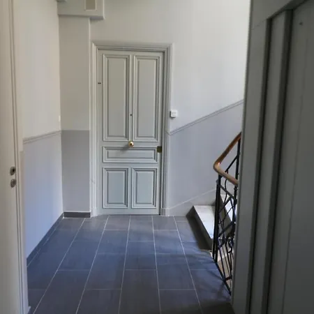 Luxury, 3 Bedroom, 3 Bathrooms 5 Mins From The Palais 410 *